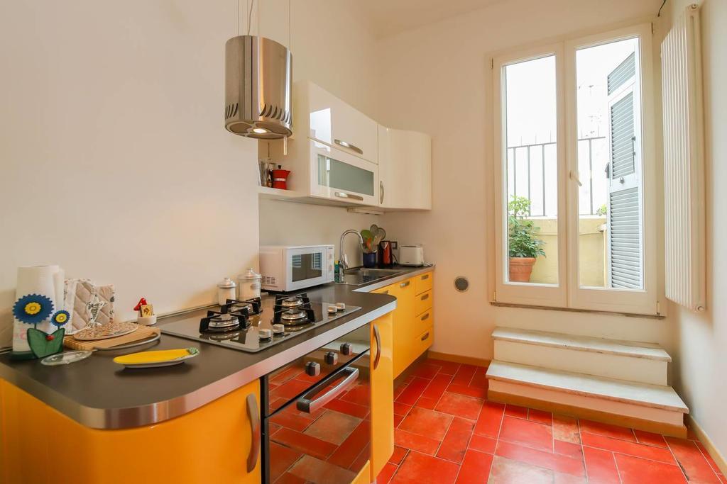 Altido Apt For 3 With Rooftop Balcony And Lovely Cityview Генуа Екстериор снимка